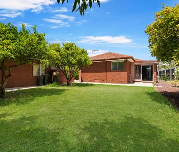 Freshly Updated Family Home in a Well Sought after Pocket! - Photo 1