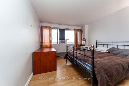 2102 10 Sunny Glenway - Photo 3