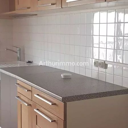 Location Appartement 4 pièces 101 m2 à Lons-le-Saunier - Photo 3