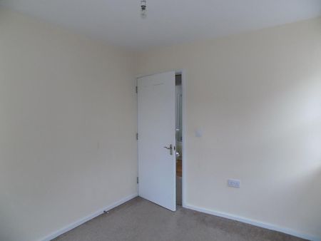 2 bedroom end of terrace house to rent - Photo 4