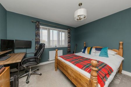 3 bedroom Semi-detached house to rent - Photo 5