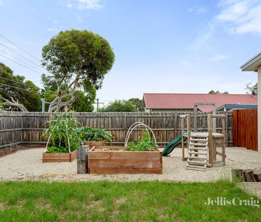 1A Campbell Road, Briar Hill - Photo 2