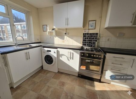 2 bedroom flat to rent - Photo 4