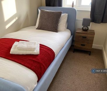 3 bedroom semi-detached house to rent - Photo 6