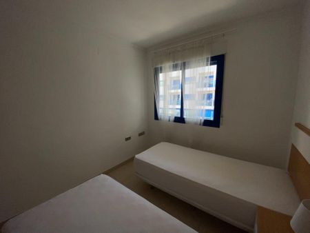 Piso de alquiler en Palmeral - Photo 2