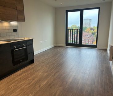 1 Bed Flat, Glasswater Locks, B4 - Photo 5