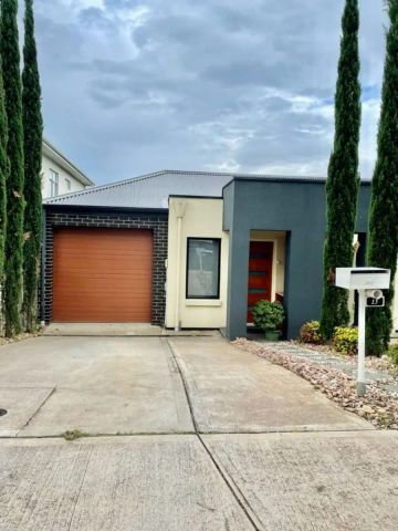“Low Maintenance Lifestyle in a Quiet Tranquil Location” - Photo 2
