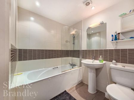 1 bedroom flat to rent - Photo 4