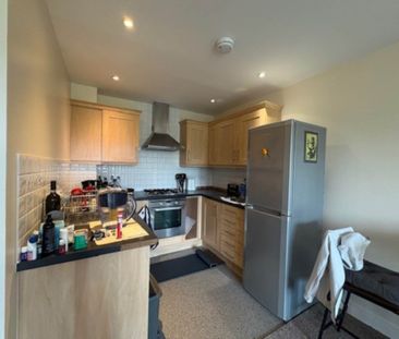 Price £1,350 pcm - Available 20/12/2025 - Unfurnished - Photo 4