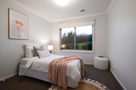 Impressive 4 bedroom, family home - Spacious & light - Photo 5