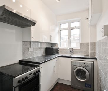 Latymer Court, Hammersmith Road, Hammersmith, London, W6 - Photo 6