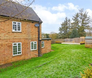 Newly decorated three-bedroom cottage in Elsfield - Photo 6