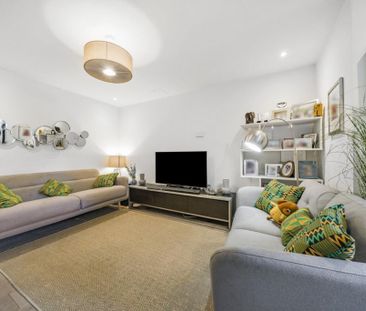 3 bedroom flat to rent - Photo 6