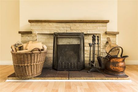 A charming two bedroom bungalow in the village of Baydon. - Photo 3