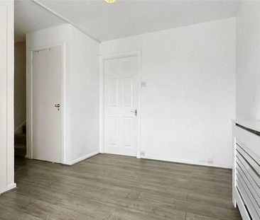 2 bedroom maisonette to rent - Photo 6
