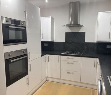 3 bedroom detached bungalow to rent - Photo 4