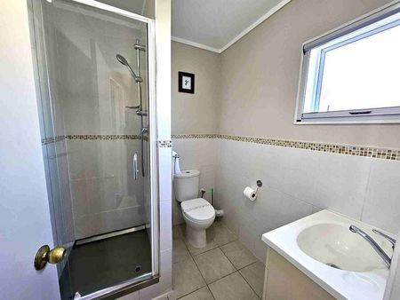Studio Unit in Prime Papakura! - Photo 4