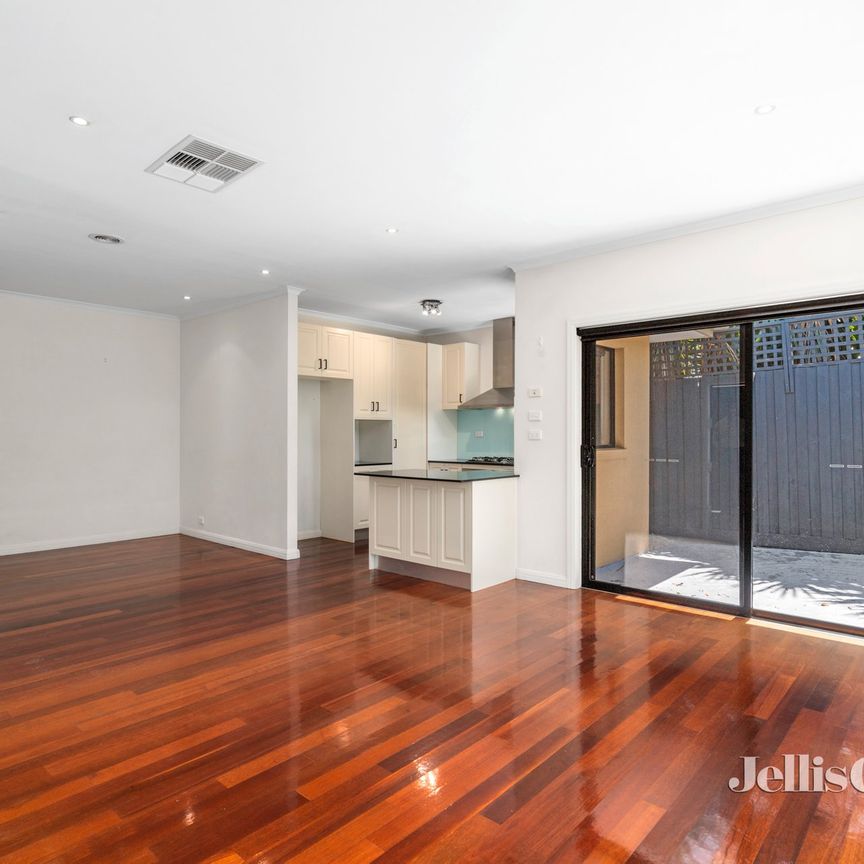 2/1 Peak St, Malvern East - Photo 1