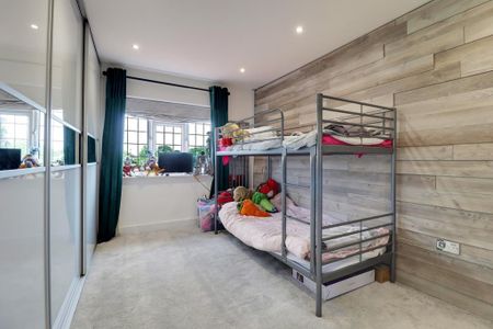 4 bedroom terraced house to rent - Photo 3