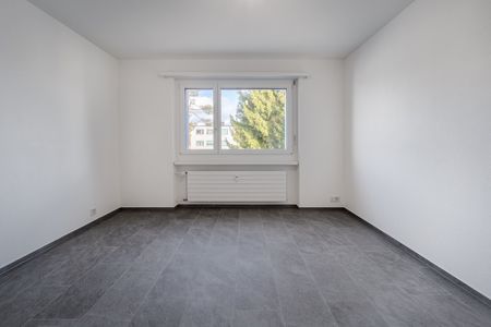 Rent a 3 ½ rooms apartment in Niederhasli - Photo 2