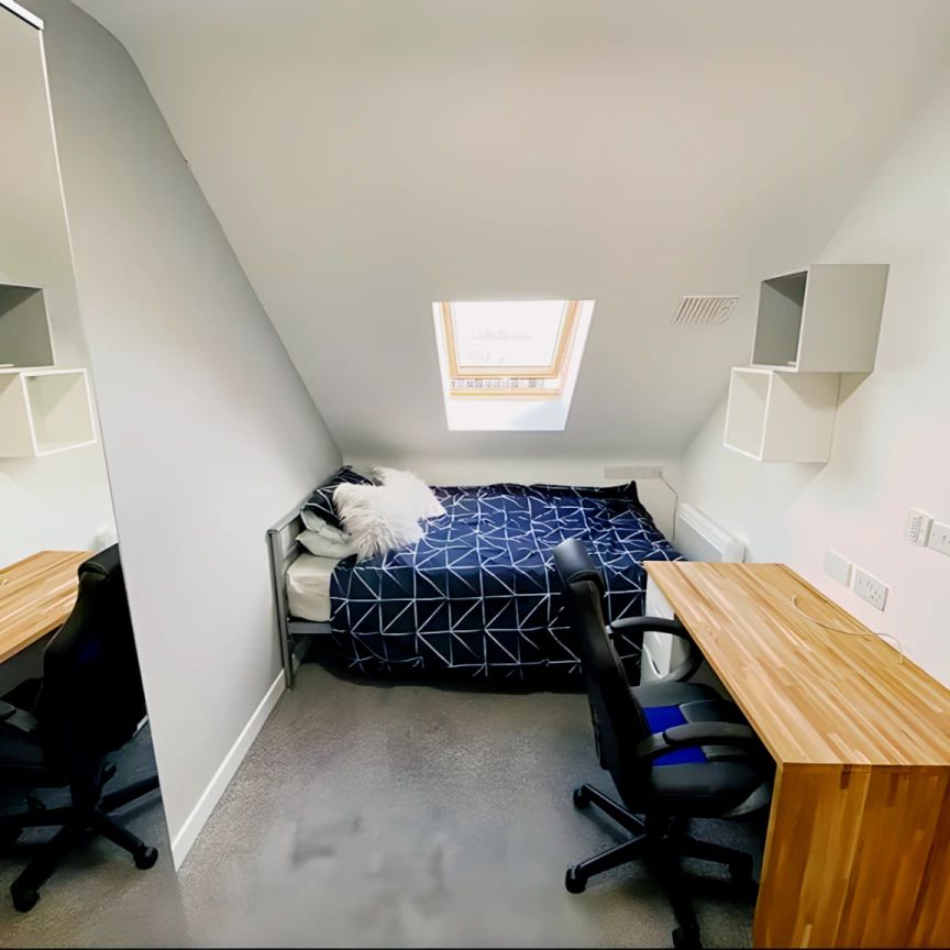 One Bed Flat - Photo 1