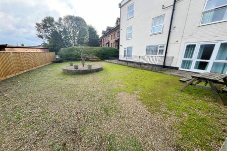 Studio to rent - Photo 5