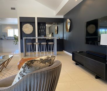 Glamourous rooftop penthouse - Photo 2