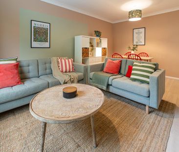 2 bedroom flat to rent - Photo 2
