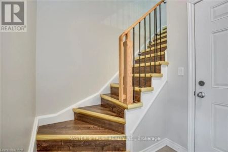 Property For Lease | W9264977 - Photo 5