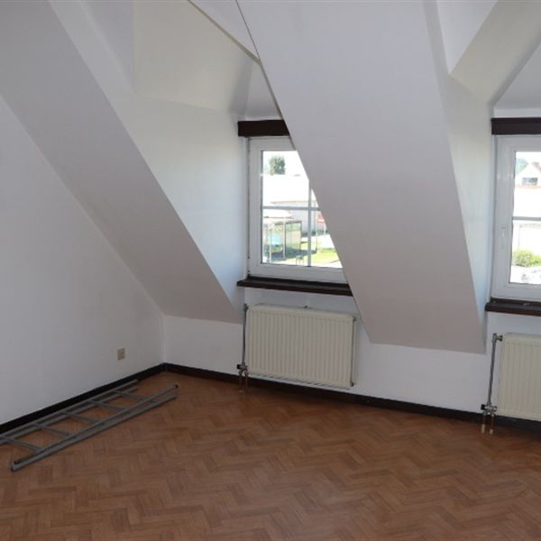 Centraal gelegen duplexappartement op 1e en 2eV met 3 SLK, dakterras & mogelijk garage - Foto 1