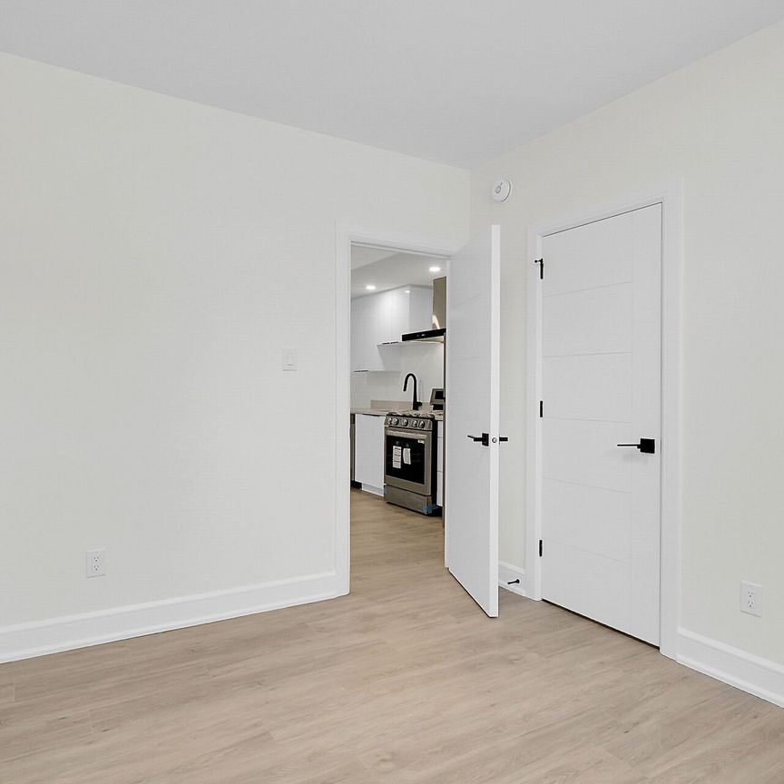 For Lease - 547 Mutual Street, Overbrook - Castleheights and Area, Ontario - Photo 1