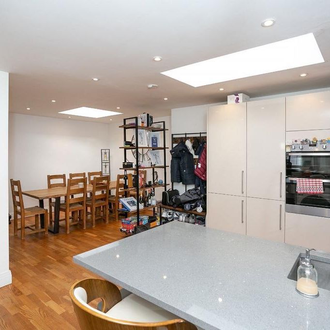 2 bedroom maisonette to rent - Photo 1