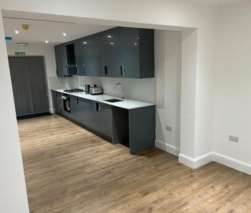 Room in a Shared House, Hanworth Road, TW4 - Photo 6