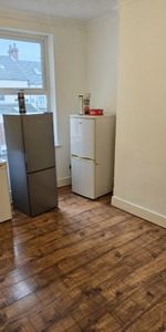 2 bed Terraced - To Let - Photo 3