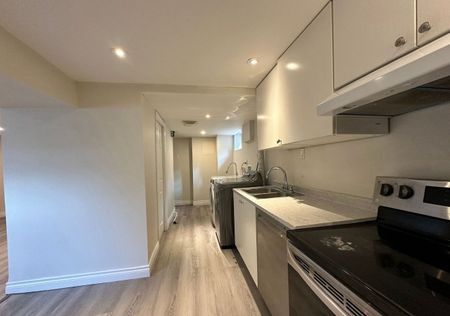 For Lease - 2406 Ventura Drive, Oakville, Ontario - Photo 4