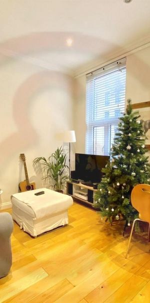 Warwick Road, Kensington, W14, London - Photo 1