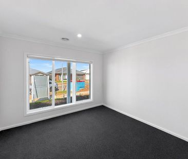 Brand New Family Living - Photo 4