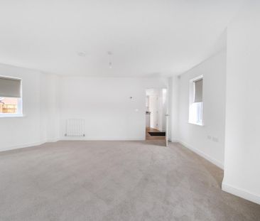 3 bedroom semi-detached house to rent - Photo 1