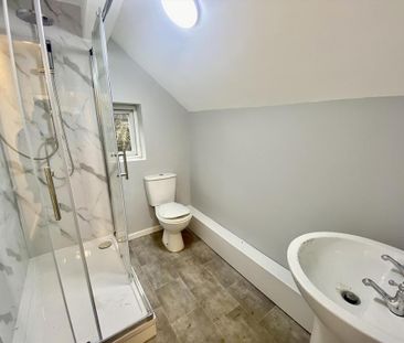 3 bedroom flat to rent - Photo 6