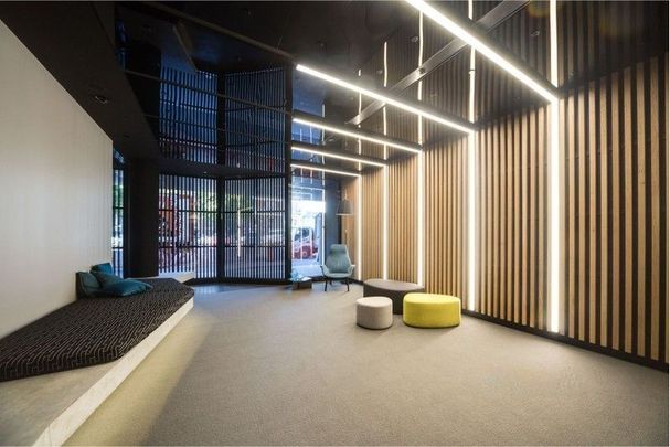 Fully Furnished Low Maintenance Apartment In Superb Position - Photo 1