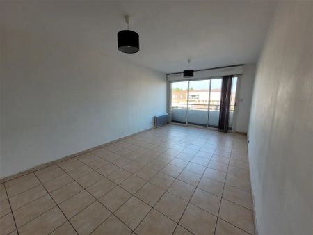 Location appartement 2 pièces - 56.07m² à Valenciennes (59300) - Photo 3
