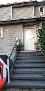 3 bedroom and 3 bath 5 minutes from downtown!! - Photo 3