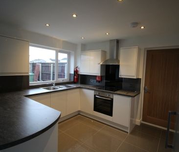 4 Bed Student Accommodation - Photo 4