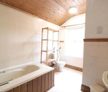 1 bedroom in a house share to rent - Photo 6