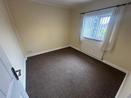 46 Hollowburn Road, Antrim, BT41 1NQ - Photo 3