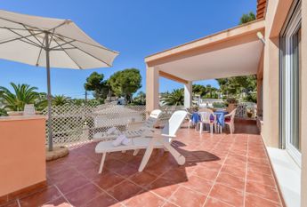FOR RENT VILLA MORAIRA with 4 bedrooms for LONG TERM NEAR THE BEACH AND THE CITY
