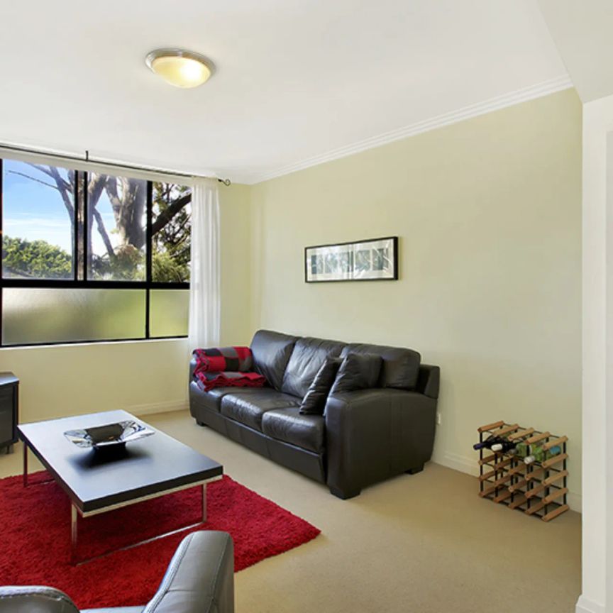 Stunning Split Level Contemporary Apartment - Photo 1