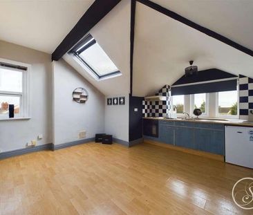 Hollyshaw Lane, Whitkirk, Leeds, LS15 - Photo 3