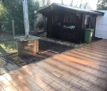 Zeer gezellig huisje met 1 slaapkamer, garage en tuin. - Photo 3