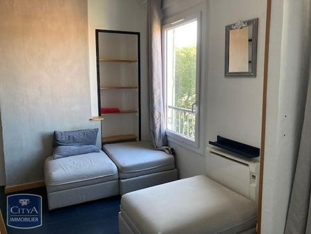 Location Appartement 1 pièce 30m² HYERES 83400 - Photo 2